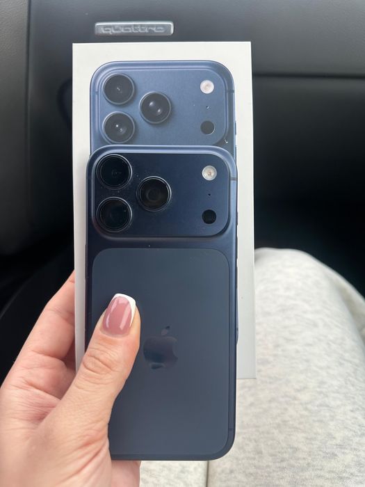 iPhone 17 PRO Deep Blue