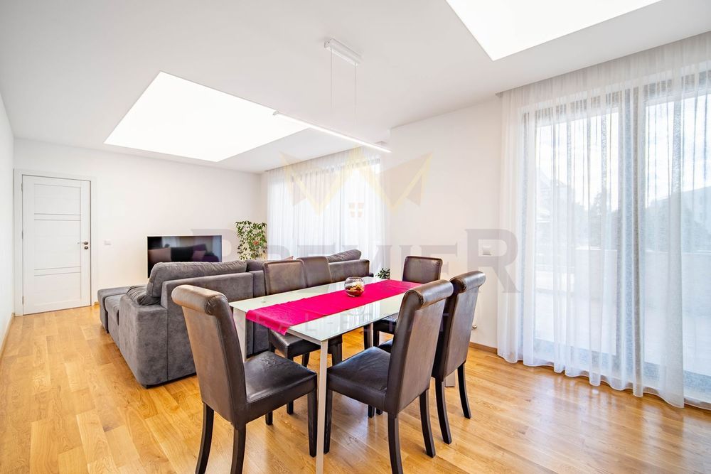 Продава се Четиристаен апартамент в Варна, Бриз - 225 кв.м за 1645 €/кв.м - Снимка #2