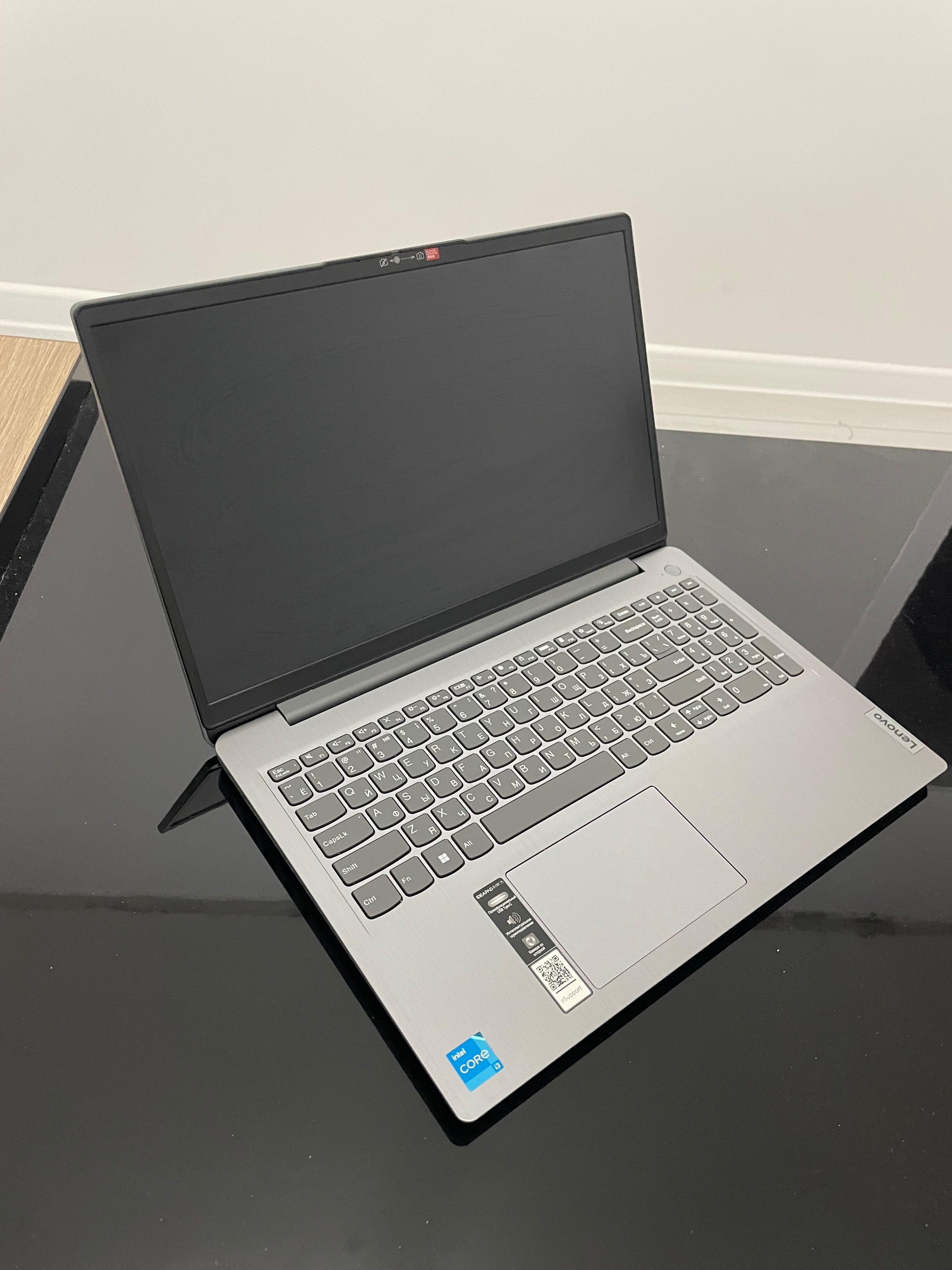 Lenovo IdeaPad 3 151AU7
82RKO0EYRK серый