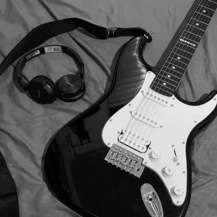 Песня о вашей истории любви, важном моменте.