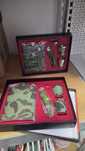 Set plosca cu briceag, 2 pahare si palnie, Design Army