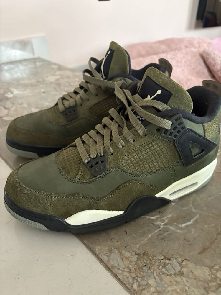 Air Jordan 4 Retro