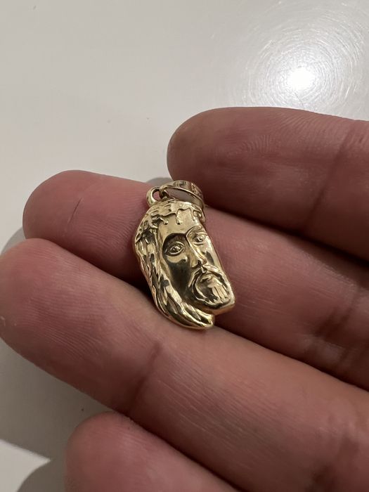 Medalion din aur de 14K stantat 585 ideal pentru un cadou