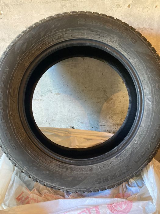 Комплект зимни гуми Nokian Snowproof 2 SUV 235/60/18 на 400-500 км