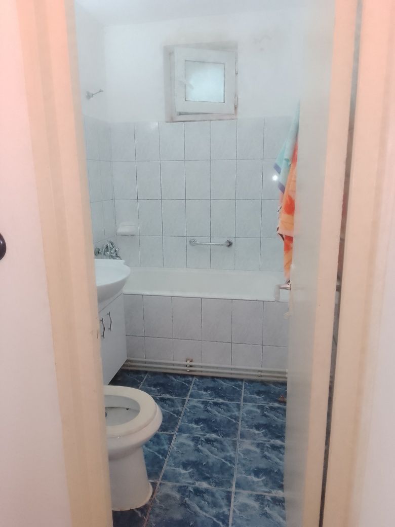 Vând apartament 3 camere Slobozia