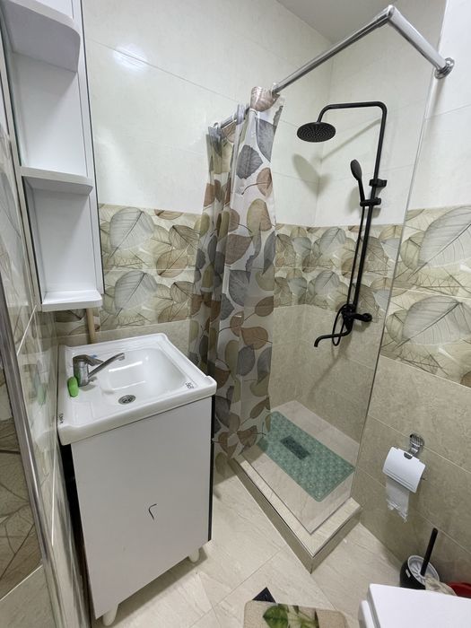 Уй сотилади евро ремонт килинган мебели хамма нарсаси билан сотилади