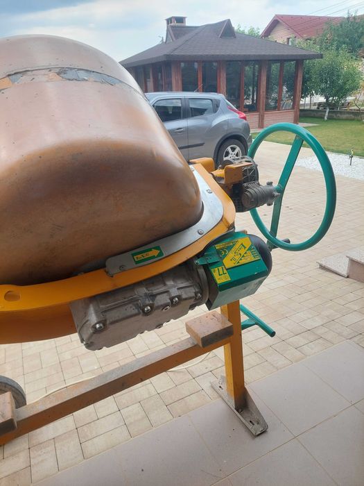 Betoniera 250l italia