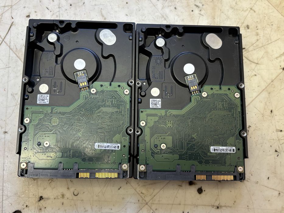 Сървърни дискове Dell 2x300gb SAS