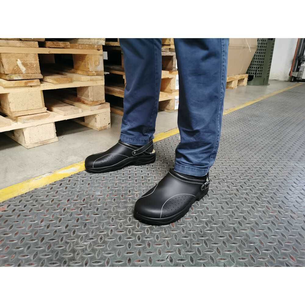 Чехли работно сабо номер 41,42,43,44,45 Golden Fit LAMPA