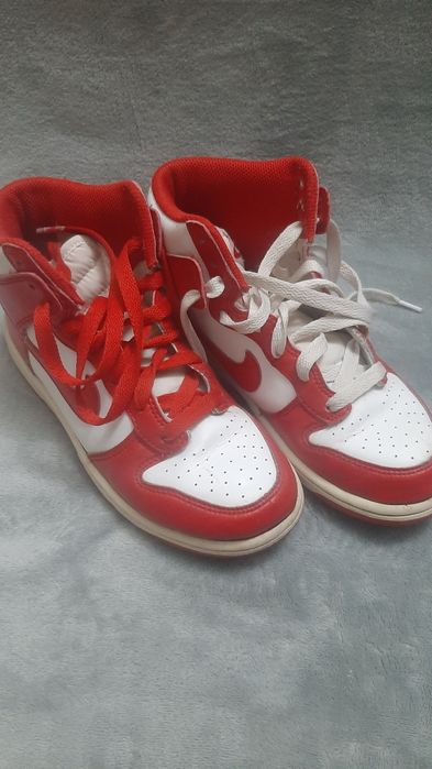 Adidasi Nike fete, marimea 33,5!