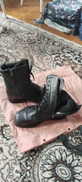 Продам мужские берцы