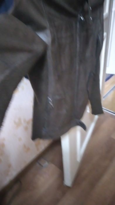 Продаю фирменную куртку женскую trussardi