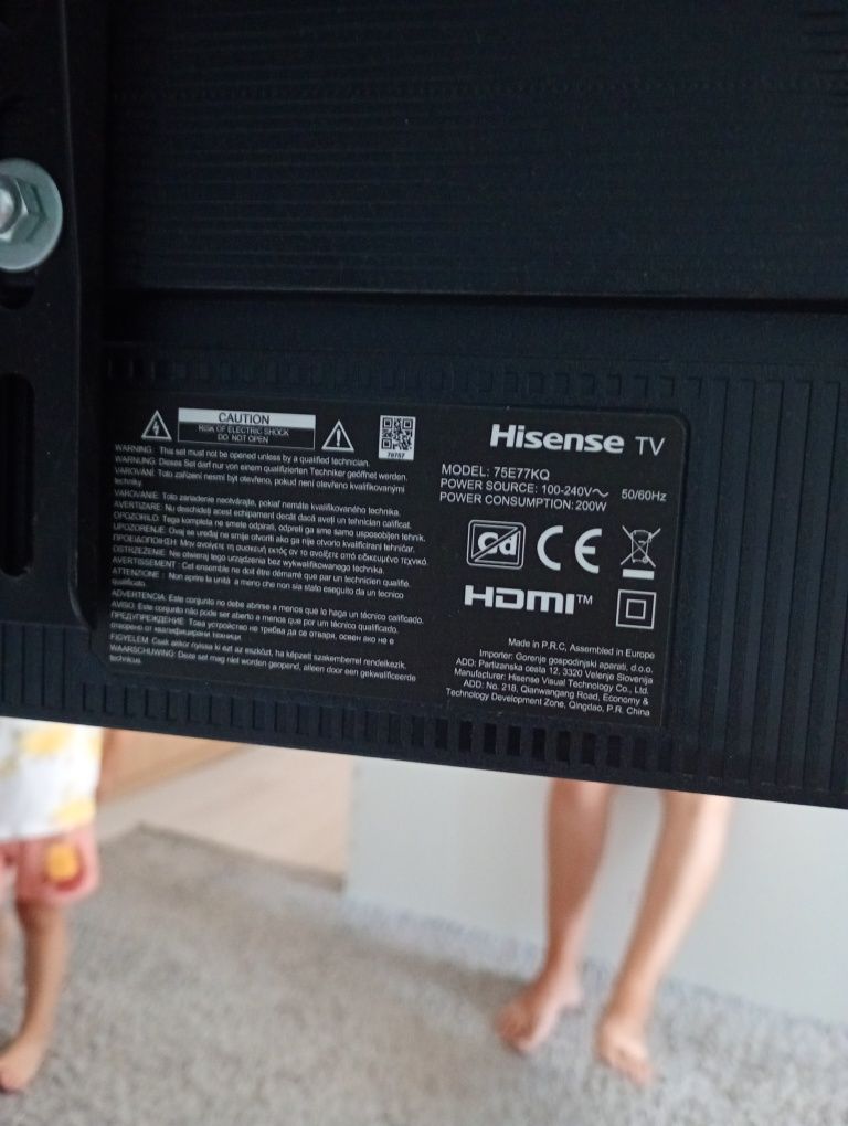 Vând tv 190 cm ,ecran spart ,tv are 1 an