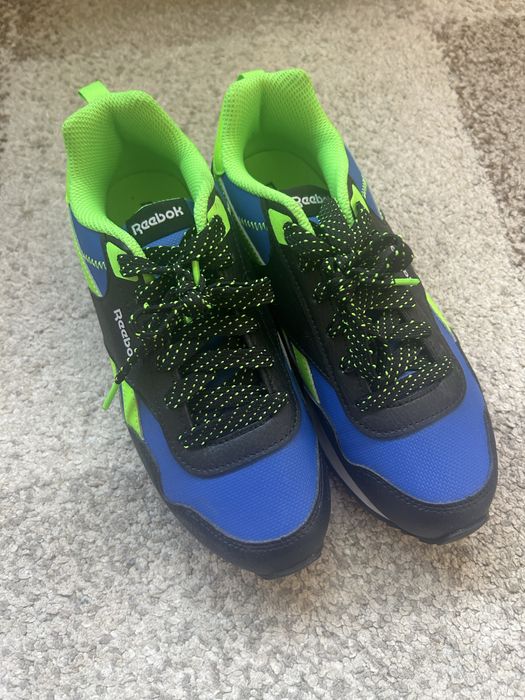 Adidasi Reebok ca noi