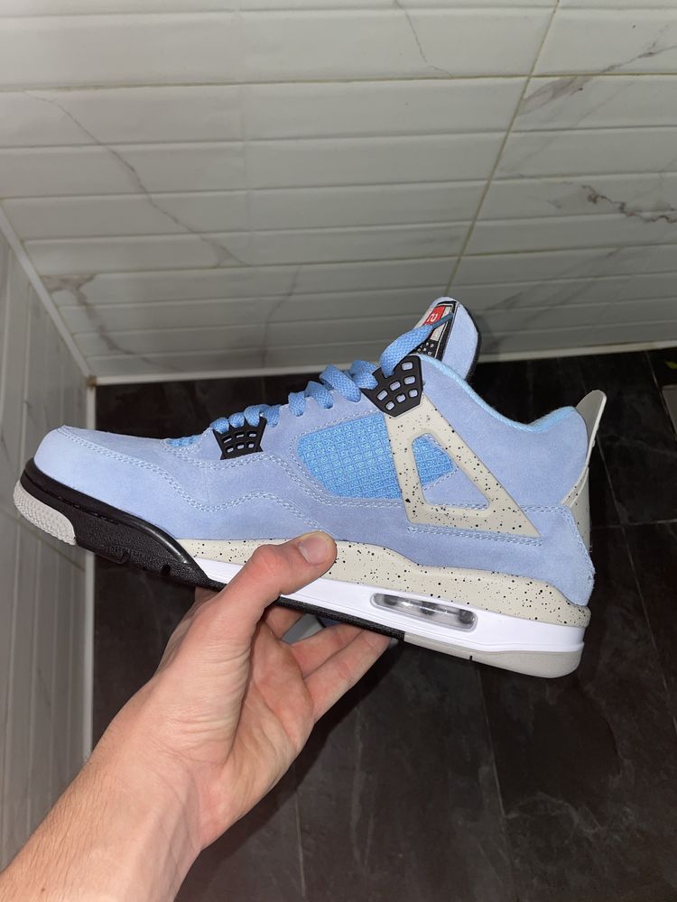 Jordan 4 University Blue