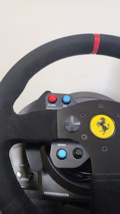 Волан Thrustmaster T300 Ferrari Alcantara + T3PA Pro педали- като нов