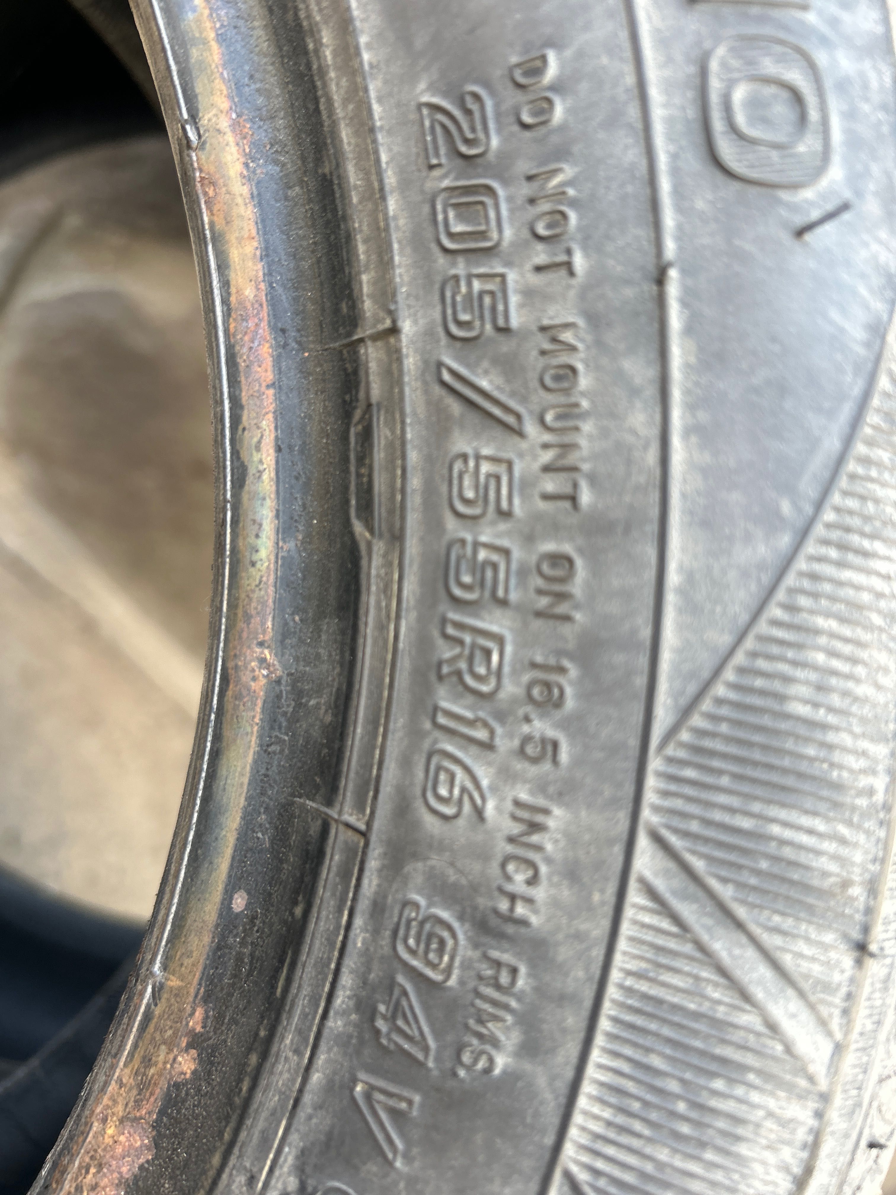 Гуми 2 броя FALKEN