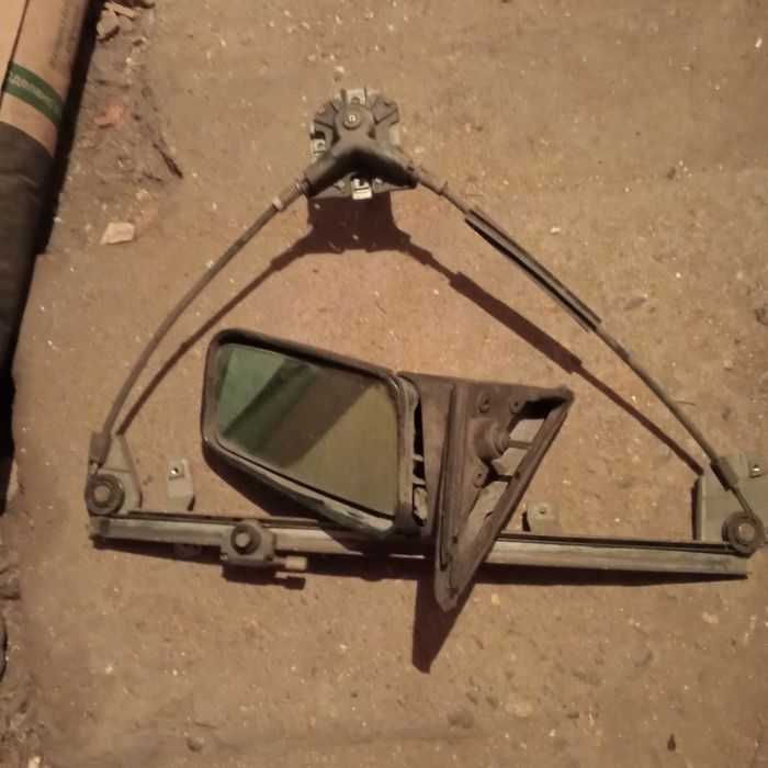 Продам на Ауди 100 правое боковой зеркало, механизм подъема стекла лев