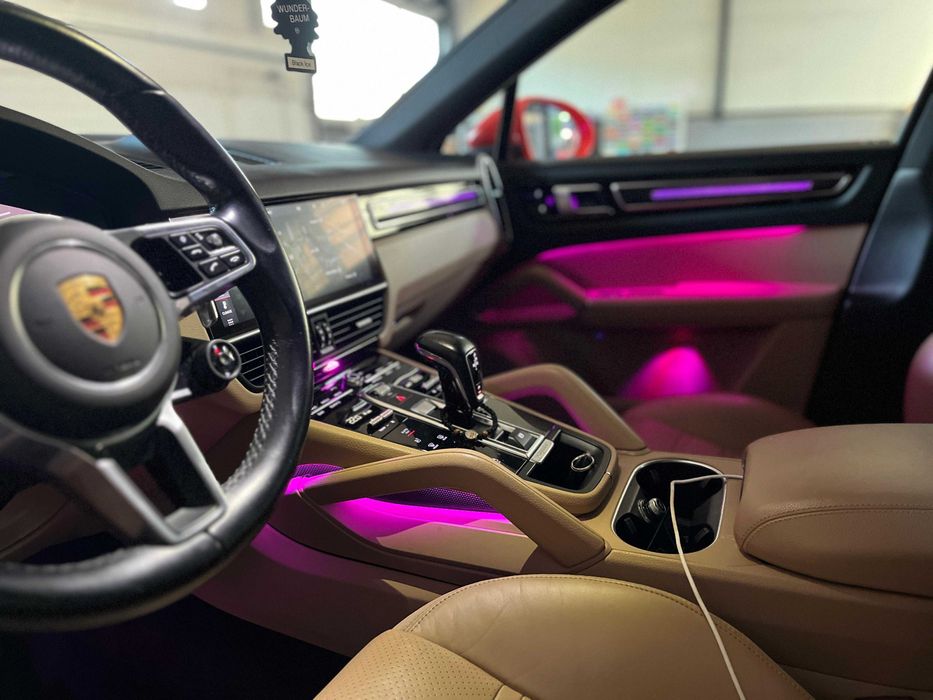 Lumini ambientale LED dedicate PORSCHE