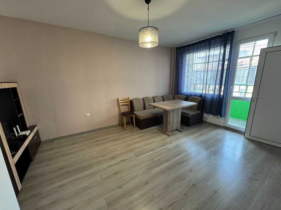 Предлагаме за продажба двустаен апартамент в ЕПК блок, в Славейков