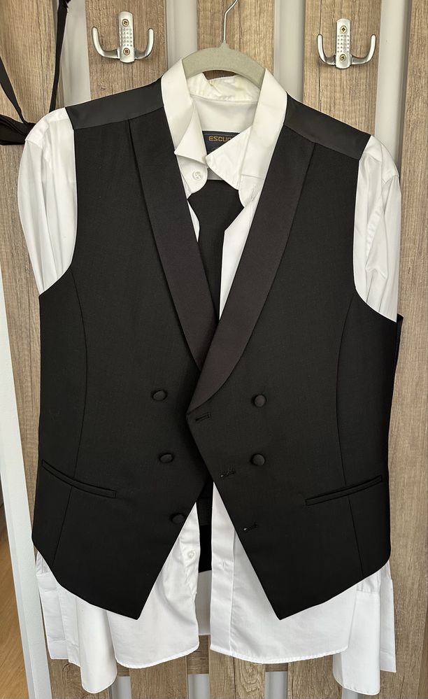 Vand Costum ginere