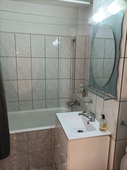 Ofer spre închiriere apartament 2 camere, zona ultracentrală