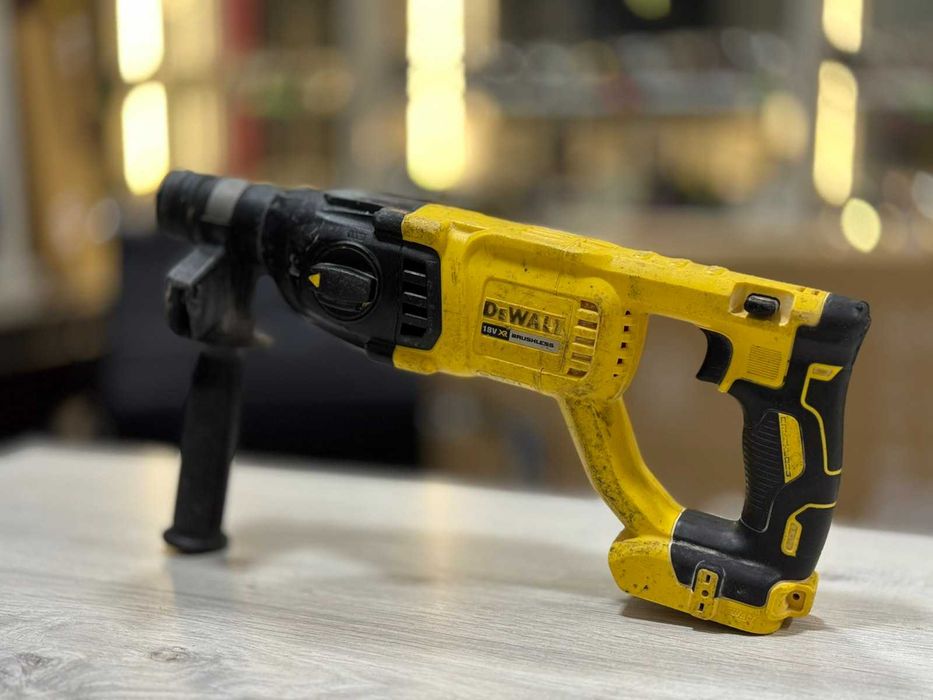Акумулаторен перфоратор DEWALT DCH133 / без батерия и зарядно