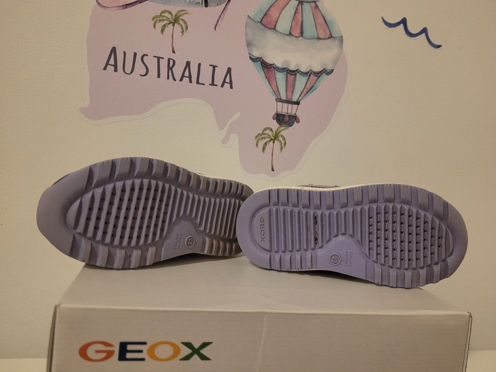 Vând adidași Geox, piele întoarsă, mărimea 23