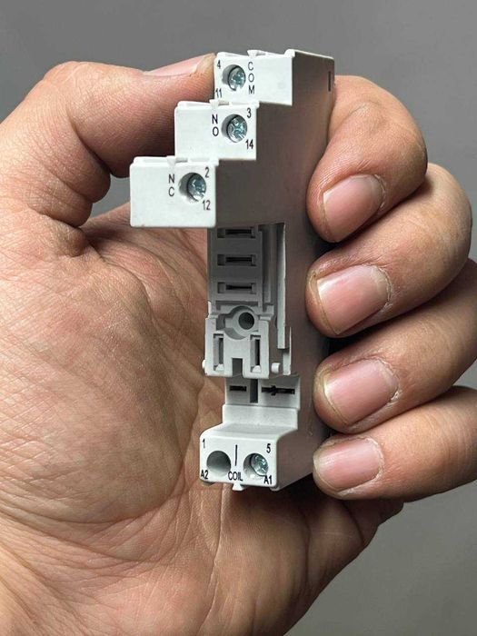 Одноконтактная розетка реле Ч.Ш.