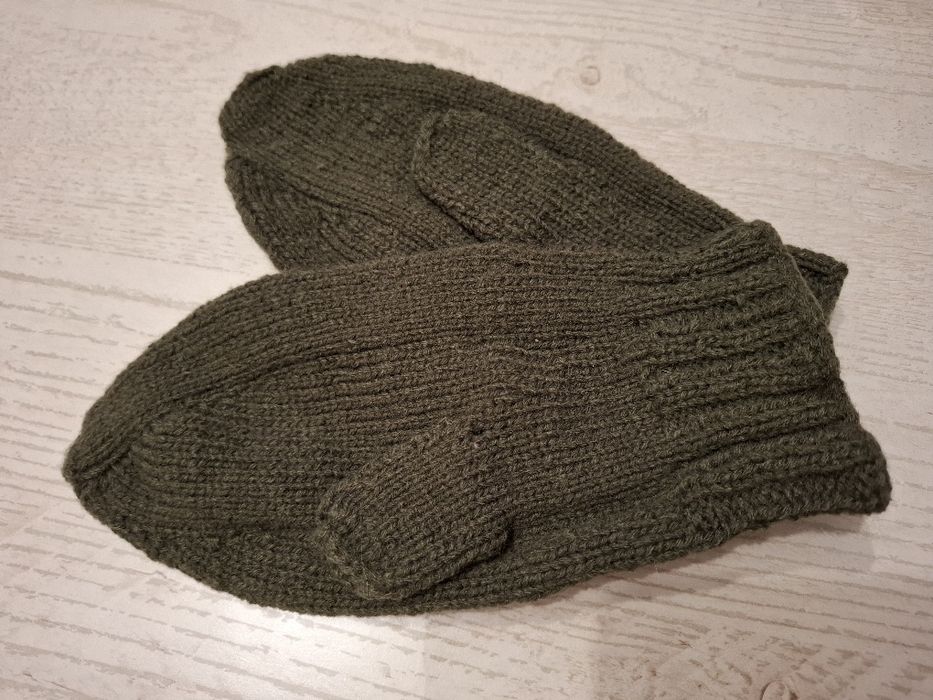 Mănuși lucrate manual