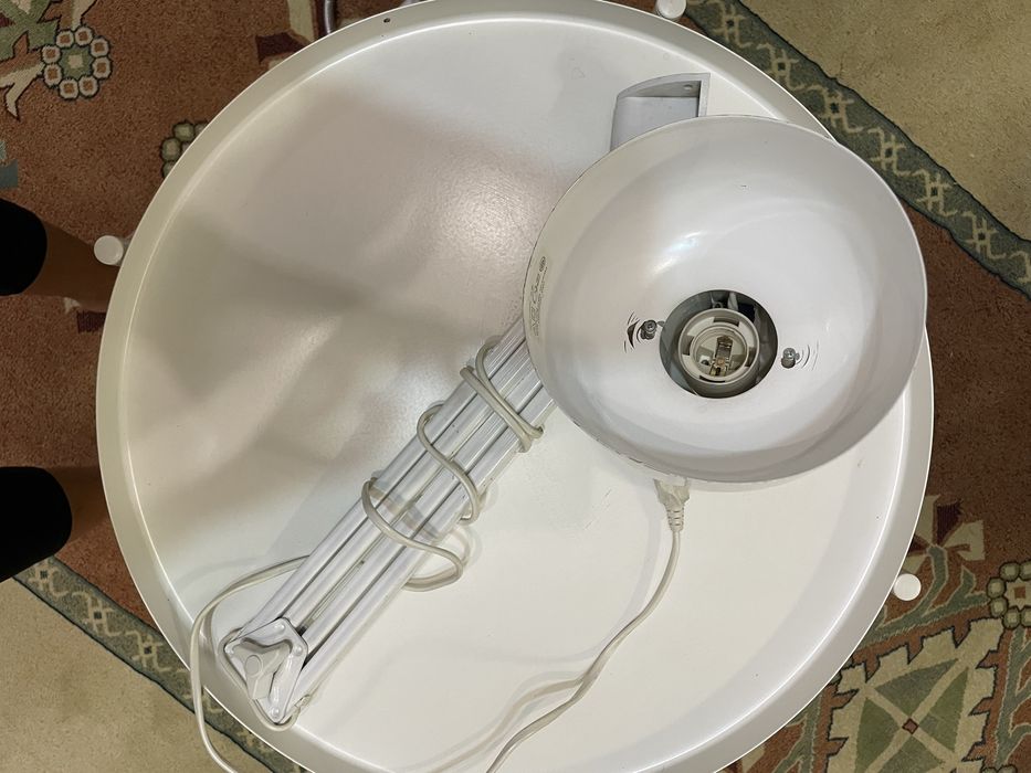 Настольная лампа