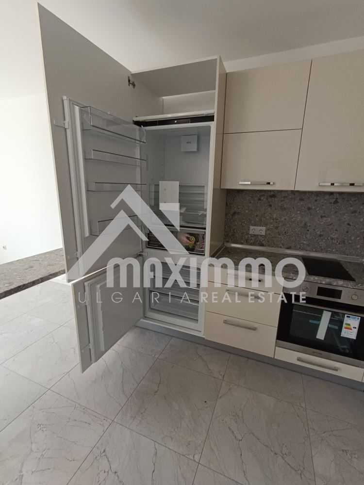 Продава се Тристаен апартамент в Варна, м-т Траката - 100 кв.м за 2255 €/кв.м - Снимка #8