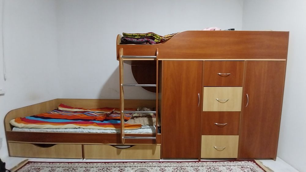 Продам детскую двухъярусную кровать