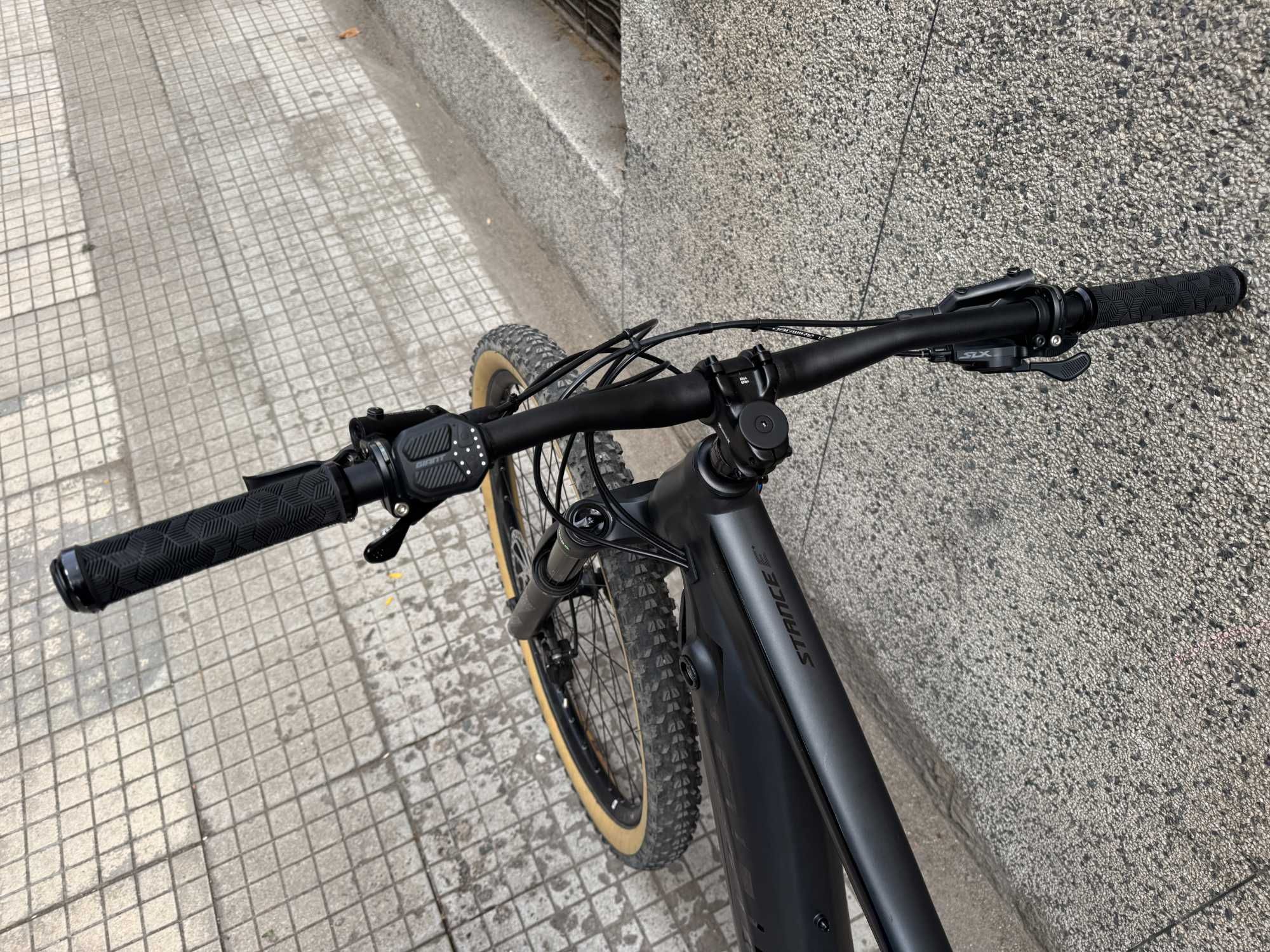 Giant Stance E+ 0 PRO 29'' E-Bike/Shimano XT 1x12/Rock Shox/E- MTB