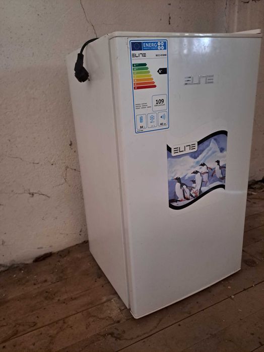 Хладилник Elite.