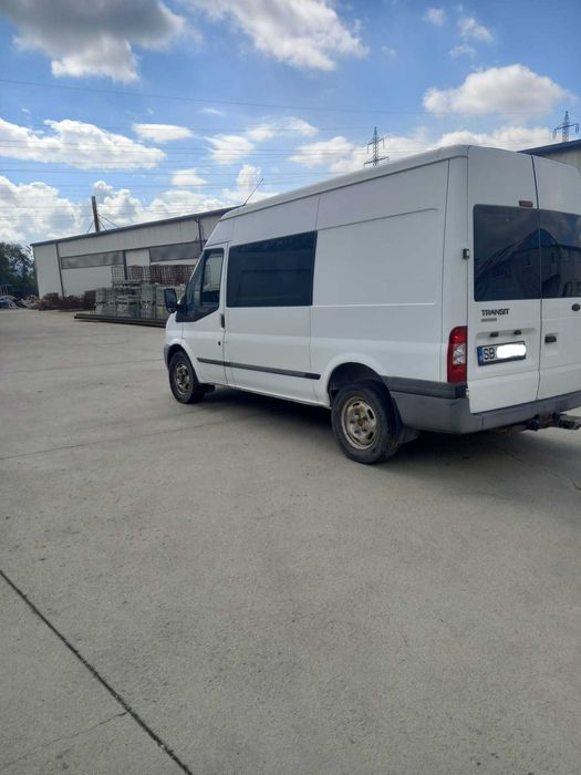 Ford Tansit 2.2L 6 locuri + marfa