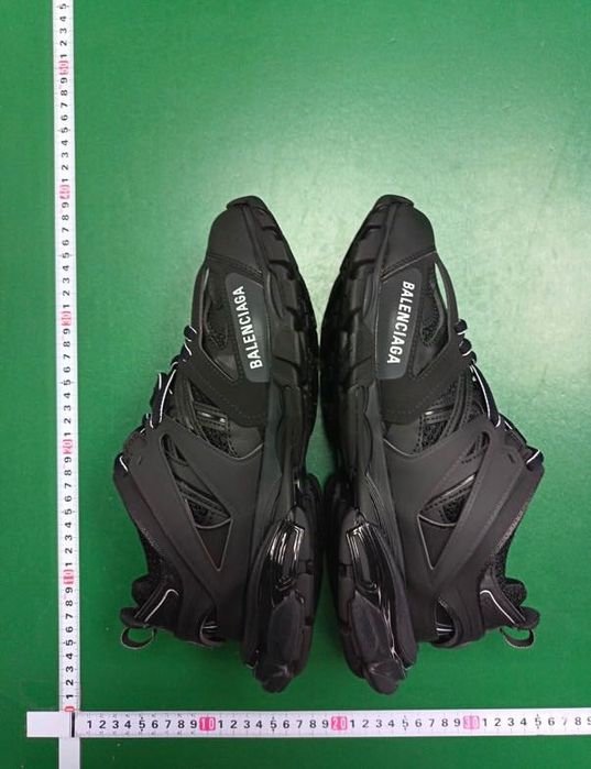 Balenciaga track 42 номер