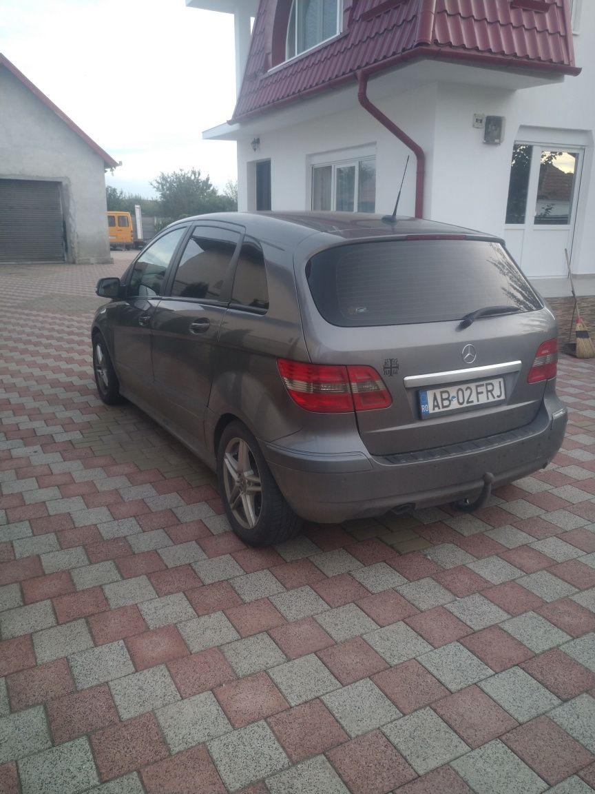 Vand Mercedes Benz B 200