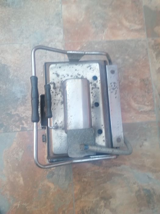 Продавам тостер преса на газ