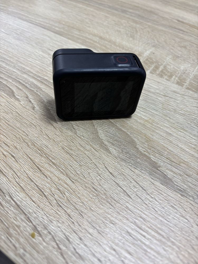 GoPro Hero 8 Black + accesorii originale – stare foarte bună