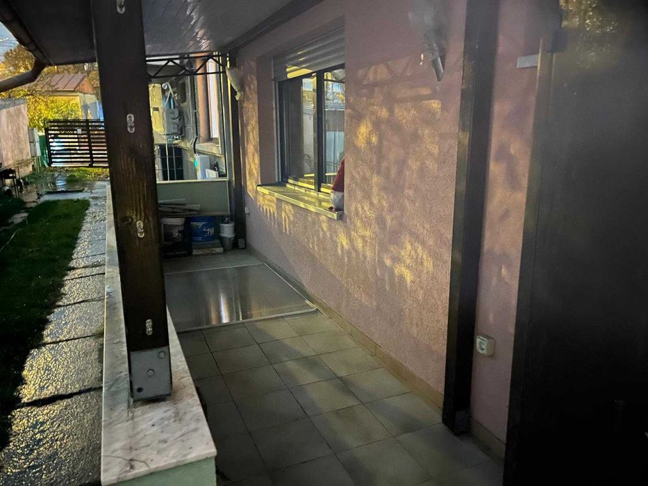 Închiriez casa 3 camere zona centrală, str. Udriste Nasturel