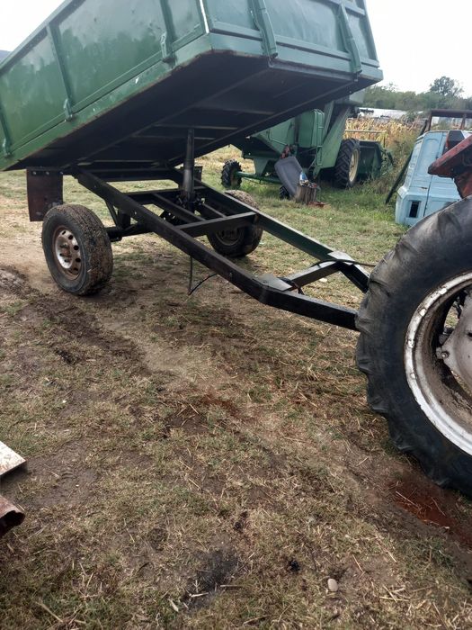 Vând tractor  Fiat  450