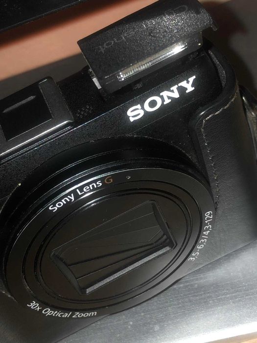 Перфектен Sony Cyber-Shot DSC-HX60, 20.4 MP, Wi-Fi, Black