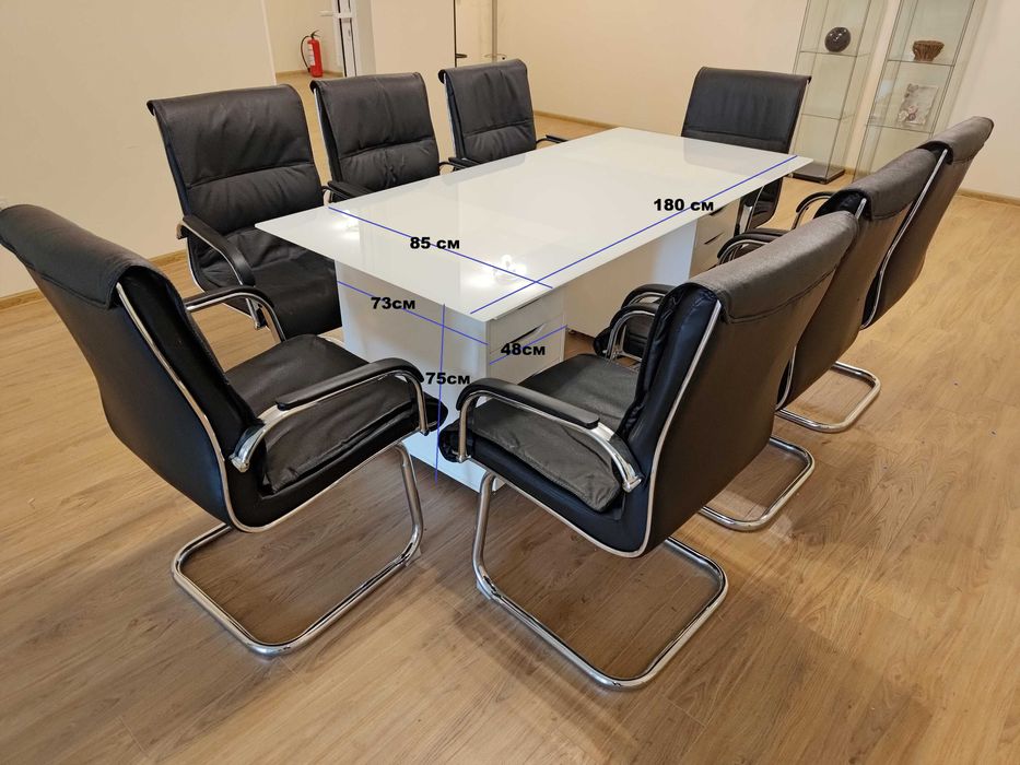 Заседателна маса бяла 180см/85см/75см, от ИКЕА. В отлично състояние