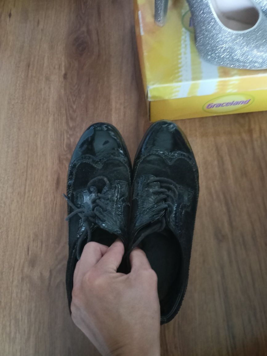Разпродажба на дамски обувки