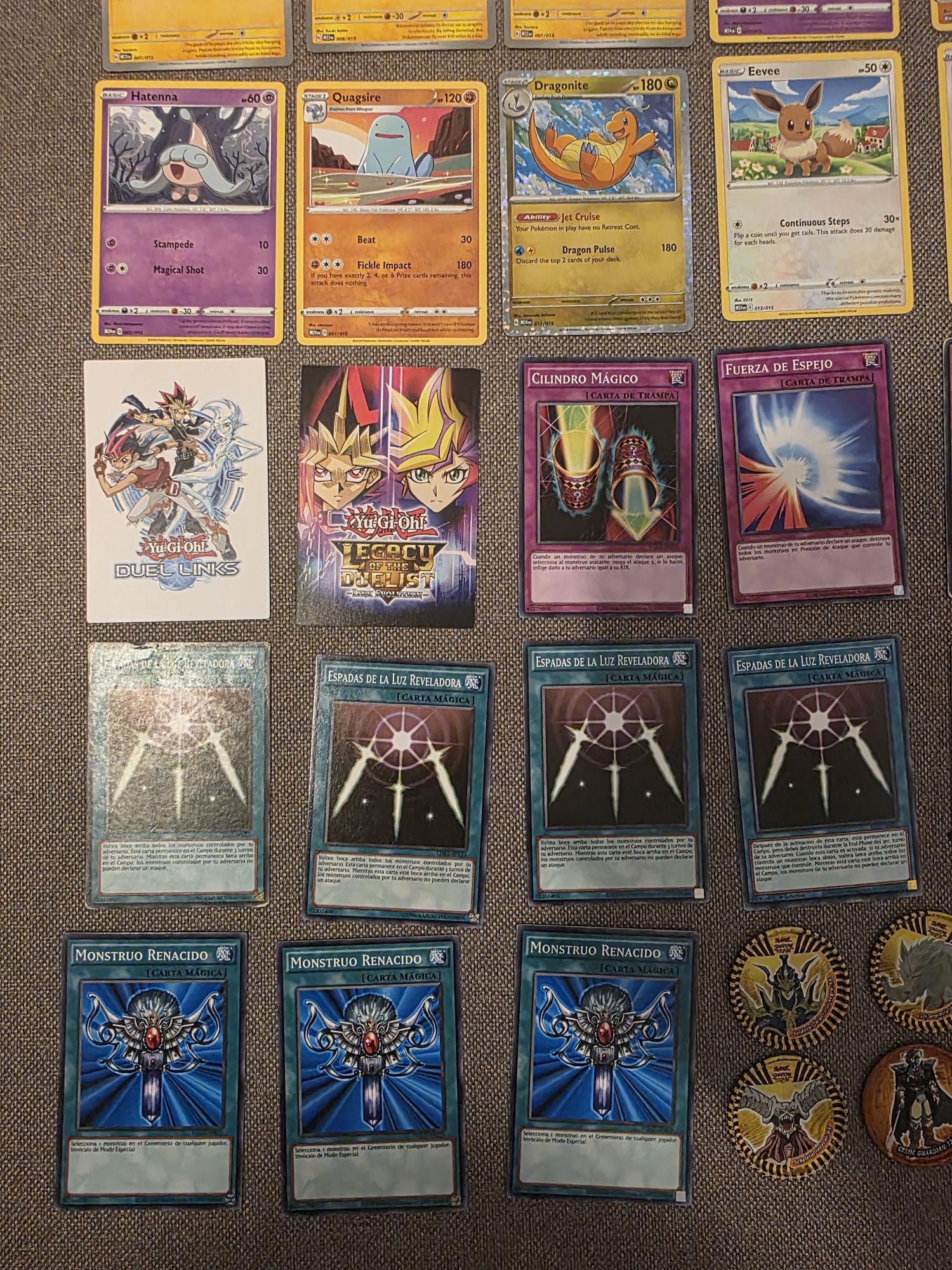 Set Cartonase si discuri Pokemon/Yu-Gi-Oh!