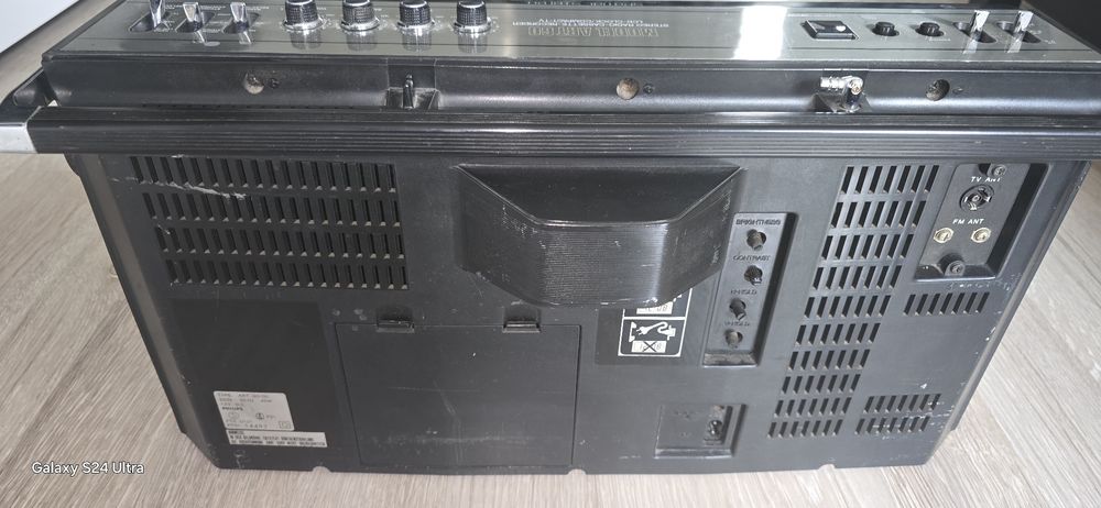 Boombox Philips Model ART 60 – Radio-Casetofon Stereo + TV Compact + C