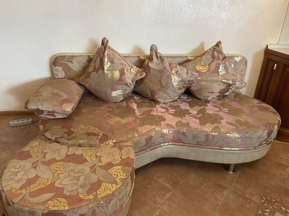Диван срочно продам
