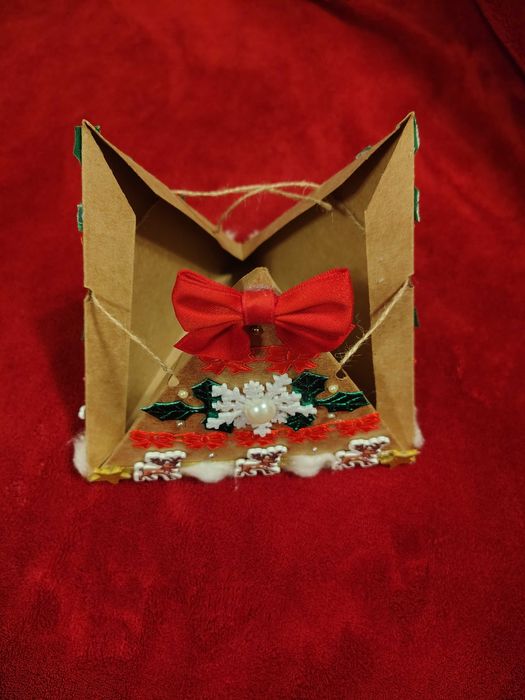 Коледна кутия ръчно изработена