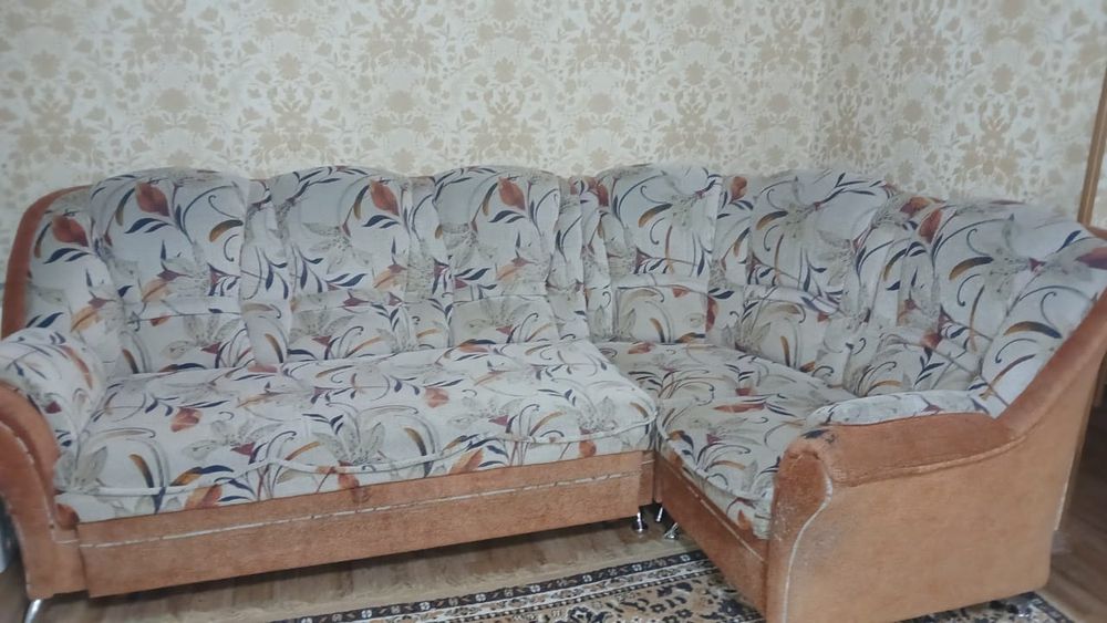 Срочно! продам,  угловой диван, торг реальному покупателю